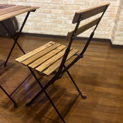 IKEAで人気のTÄRNÖ（テルノー）テーブルとチェア２脚のセットの画像