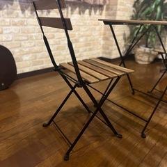 IKEAで人気のTÄRNÖ（テルノー）テーブルとチェア２脚のセットの画像