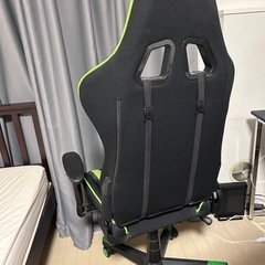 ゲーミングチェアの画像