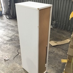 【中古】縦置きスリム収納棚（ホワイト／2段／扉付き）現地販売中！の画像