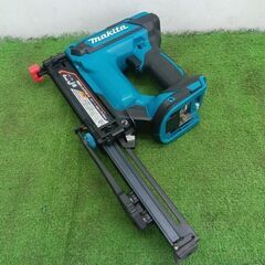マキタ ST421D 充電式タッカ【野田愛宕店】【店頭取引限定】【中古】管理番号：ITTISRYL4S44の画像