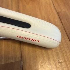 Specialized Romin body geometry サドルの画像