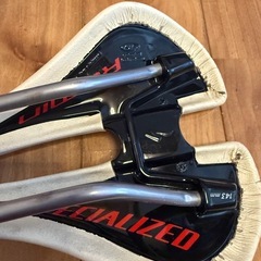 Specialized Romin body geometry サドルの画像