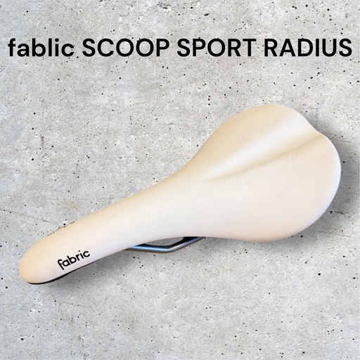 【美品】 fablic SCOOP SPORT RADIUS サドル 白