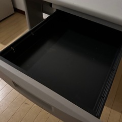 オフィスデスクの画像