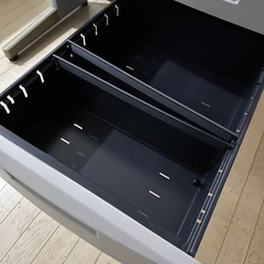 オフィスデスクの画像