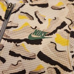 NIKE スニーカー柄パーカーの画像
