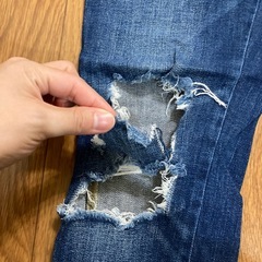 ZARA  デニムスキニーダメージパンツの画像