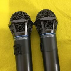 ワイヤレスマイク（２本セット）　専用充電器１台付きの画像