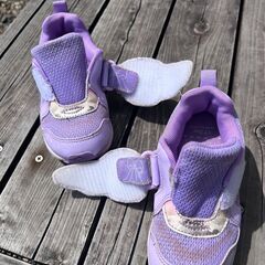 記名なし！！　クロミちゃん　くつ　靴　シューズ　スニーカー　運動靴　クロミ　くろみ　KUROMIの画像