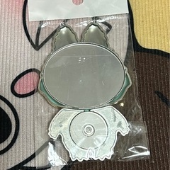 Labubuのスマホスタンドの画像
