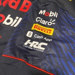 新品 未着用　レッドブル  ホンダ　Tシャツ の画像