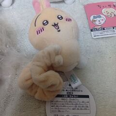 ちいかわぬいぐるみ２個＆ちいかわエニマイぬいぐるみキーホルダー＆ちいかわうさぎシュシュの画像