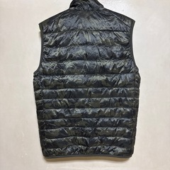 ユニクロ UNIQLO ダウンベスト メンズ Sサイズの画像