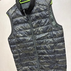 ユニクロ UNIQLO ダウンベスト メンズ Sサイズの画像