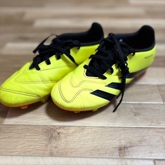 サッカースパイク　シューズ　22.5㎝の画像