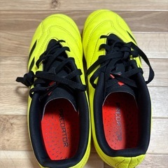 サッカースパイク　シューズ　22.5㎝の画像
