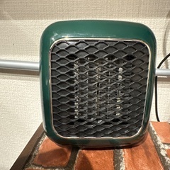 省エネ 小型 電気温風機 セラミックヒーター 2台有(1台の価格)の画像