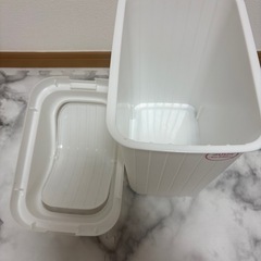 ゴミ箱の画像