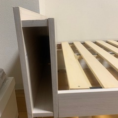 ベッドフレームの画像