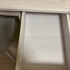 【お譲りします】学習用デスクと椅子とライト付きの画像