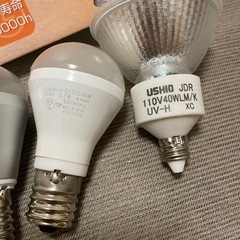 小さな電球が必要な方！！8個40-60wの画像
