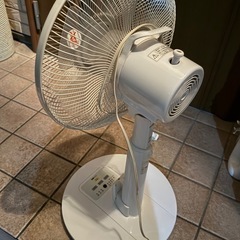 扇風機リモコン付きの画像