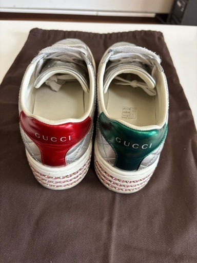 美品✨GUCCI キルティングスニーカー シルバー/レッド/グリーン 蜂