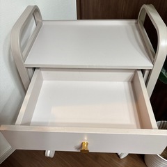 ネイルサロン　キャスター付ワゴン①の画像