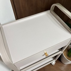 ネイルサロン　キャスター付ワゴン①の画像