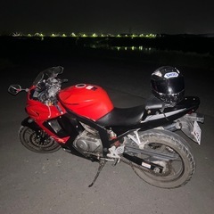 HYOSUNG GT250R 赤の画像