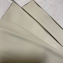新品！！遮光カーテン厚手・白ベージュホワイト　120x210cmの画像