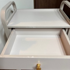 ネイルサロン キャスター付ワゴン②の画像