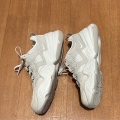 【NIKE】TECH HERA 23.5cm 新品未使用品 レディースの画像