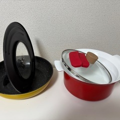 フライパンと鍋の画像