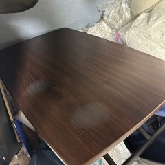 折りたたみテーブルの画像