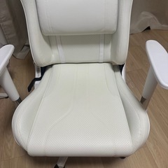 電子競技の椅子の画像