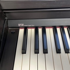 Roland 電子ピアノの画像