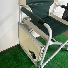キャンプ用　折りたたみテーブル付き椅子　2脚の画像