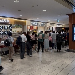 スイーツ大好き集まれ！本部スタッフ！ 未経験OK・高収入の実演販売スタッフ募集の画像