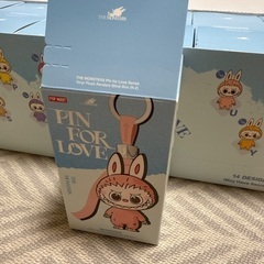 Pop Mart ラブブ　pin for love Vの画像