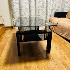 ガラステーブルの画像