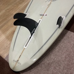 ミッドレングスサーフボード7.6 ジェリーロペス　フィン・ニットカバー付き ミッドレングスサーフボード7.6 ジェリーロペス フィン・ニット