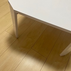 テーブル　白の画像