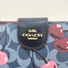 COACH コーチ 折り財布 チェリー プリント さくらんぼ レディース 青の画像