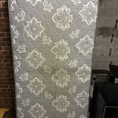 ★シングルベット magniflex シンプル おしゃれ♪♪の画像