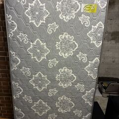 ★シングルベット magniflex シンプル おしゃれ♪♪の画像