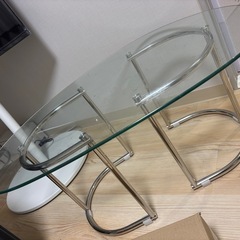 【受付終了】韓国から取り寄せたガラステーブルの画像