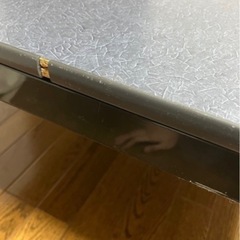正方形のローテーブルの画像