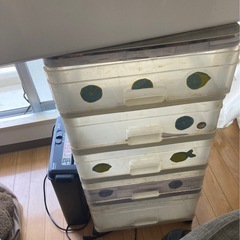 プラスチック収納ボックスの画像